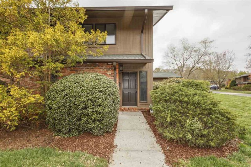 308 Oak Tree Dr #308, Chapel Hill, NC 27517