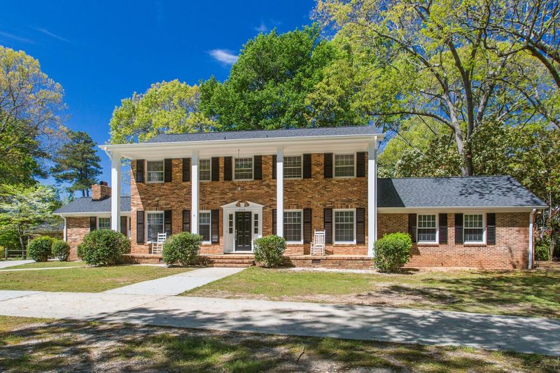 308 Oakridge Rd, Cary, NC 27511