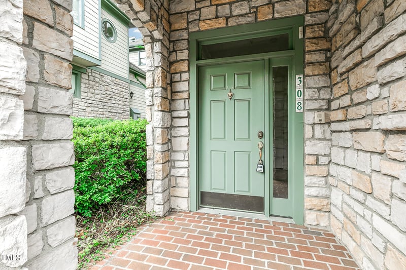 308 Presque Isle Ln #Bldg 300, Chapel Hill, NC 27514