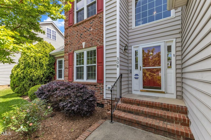 308 Ravenstone Dr, Cary, NC 27518
