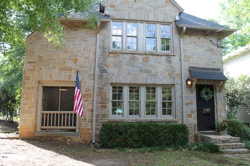308 W Roanoke Park Dr, Raleigh, NC 27608
