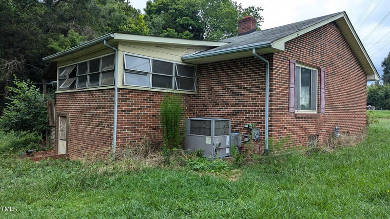 308 Roxboro St, Haw River, NC 27258