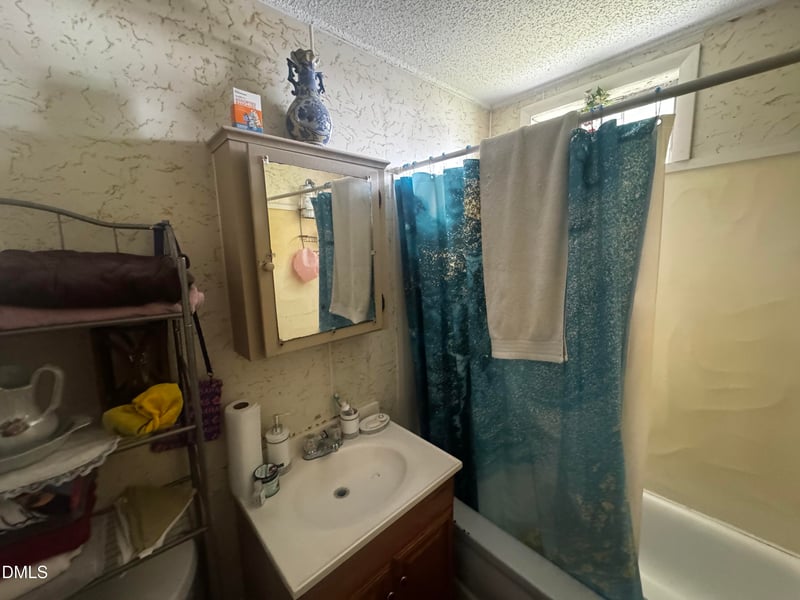308 U S Hwy 301, Four Oaks, NC 27524