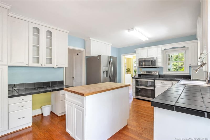 308 Valley Rd, Fayetteville, NC 28305