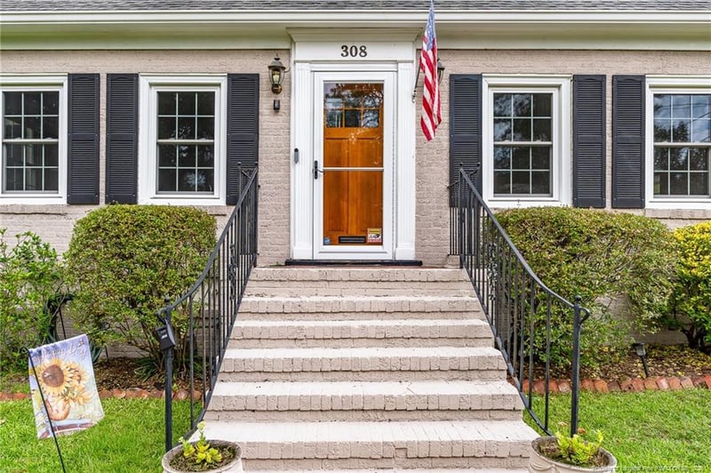 308 Valley Rd, Fayetteville, NC 28305