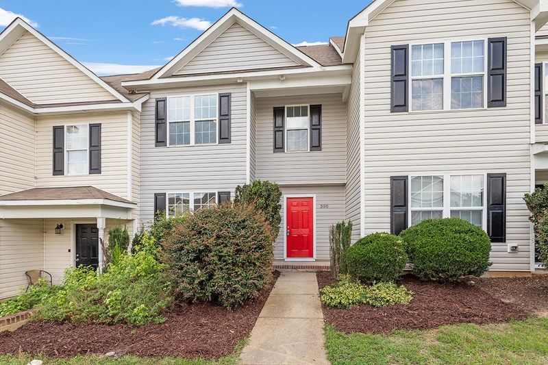 308 Whitehall Ct, Clayton, NC 27520