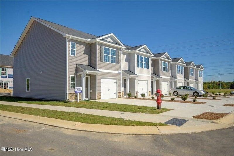 309 Cherry Laurel Dr, Sanford, NC 27332