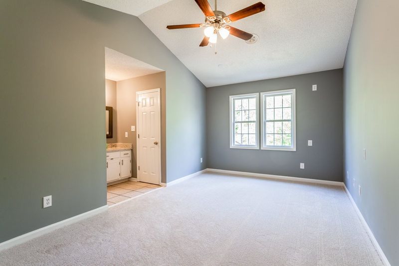 309 Dobro Ct, Zebulon, NC 27597
