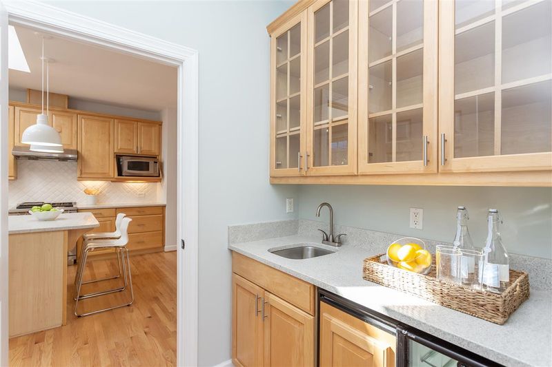 309 Edgewater Cir, Chapel Hill, NC 27516