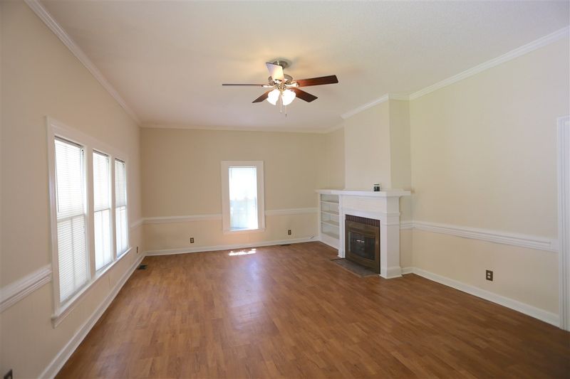 309 N Green St, Selma, NC 27576