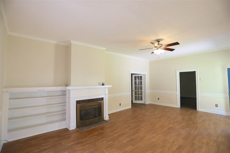 309 N Green St, Selma, NC 27576