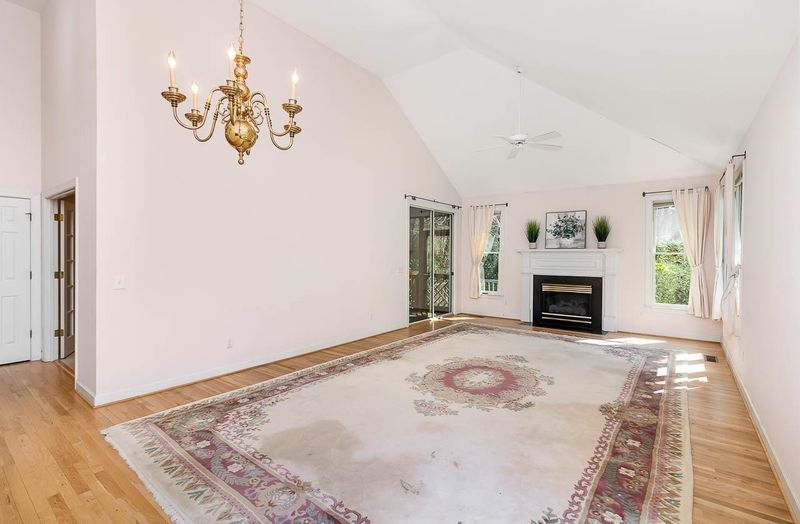 309 Helmsdale Dr, Chapel Hill, NC 27517