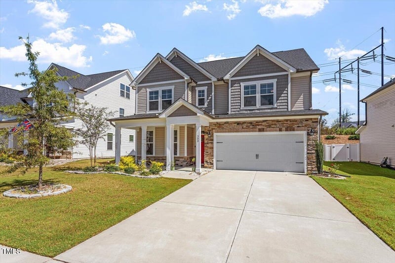 309 Highland Forest Dr, Fuquay Varina, NC 27526