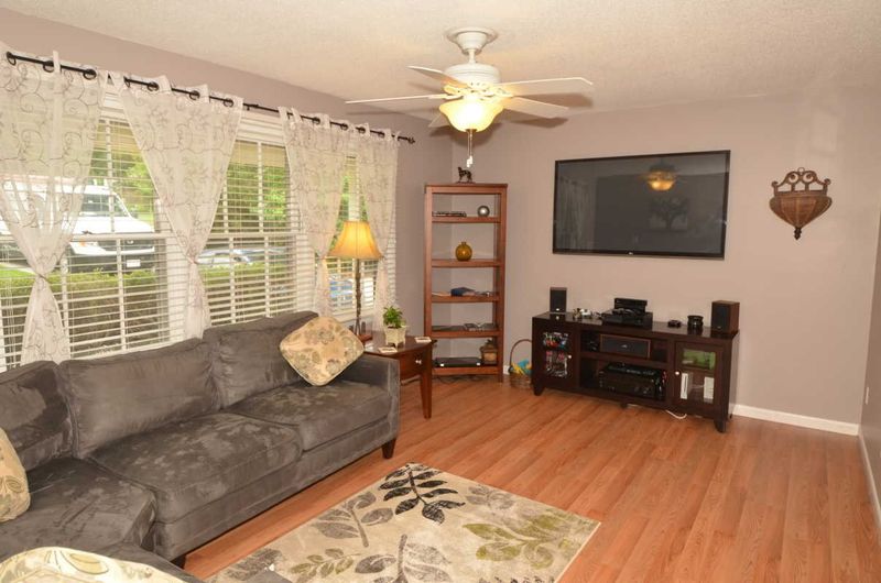 309 Irelan Dr, Raleigh, NC 27606