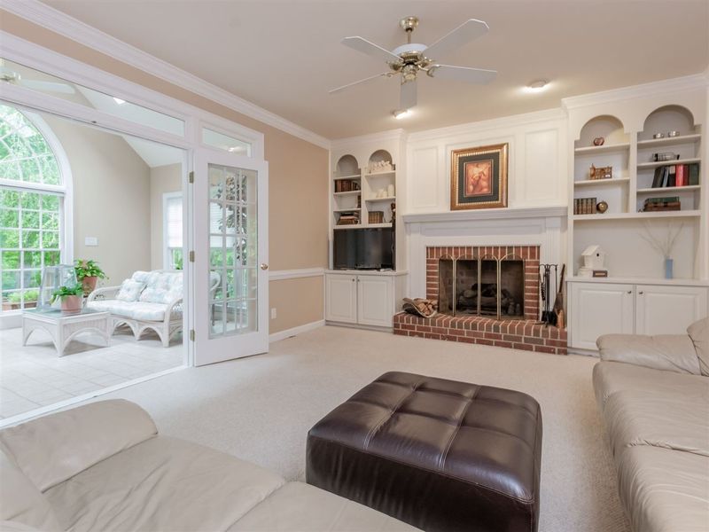 309 Lochside Dr, Cary, NC 27518