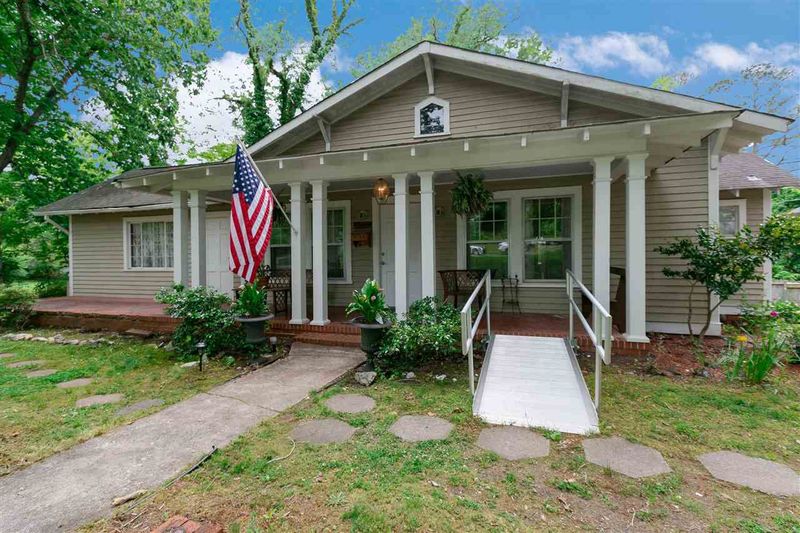 309 W Noble St, Louisburg, NC 27549
