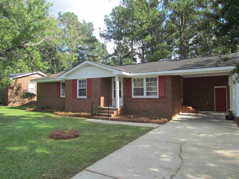 309 Robin Ln, Clayton, NC 27520
