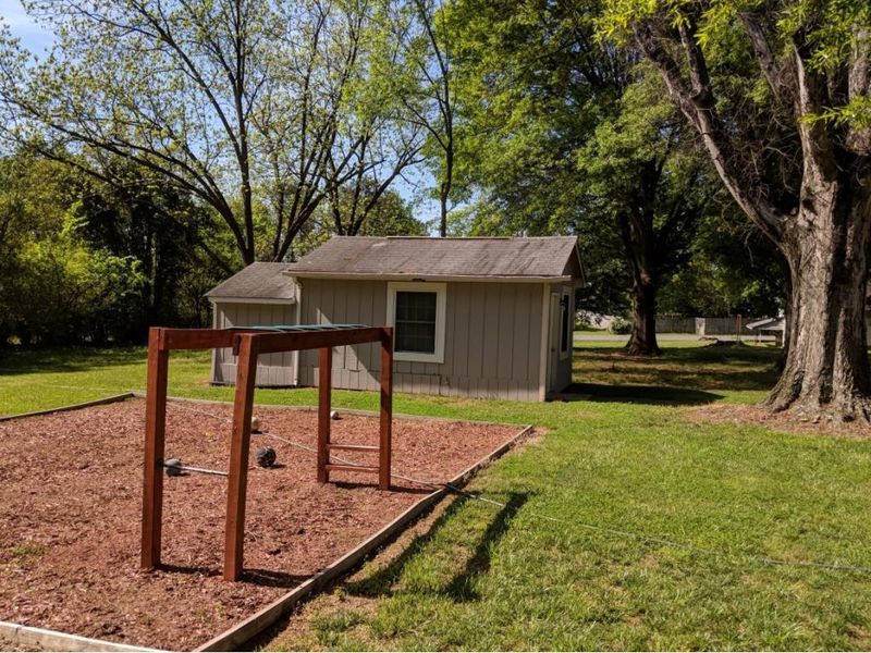309 N Sellars Mill Rd, Burlington, NC 27217