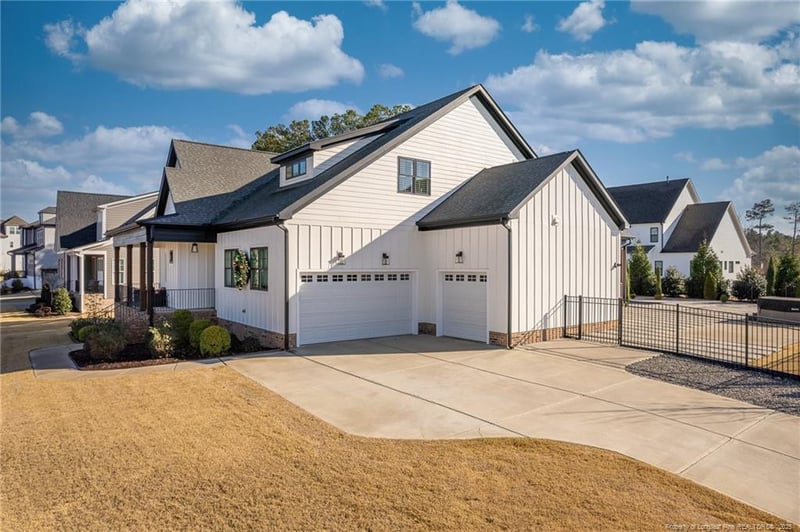 309 Silent Cove Ln, Holly Springs, NC 27540