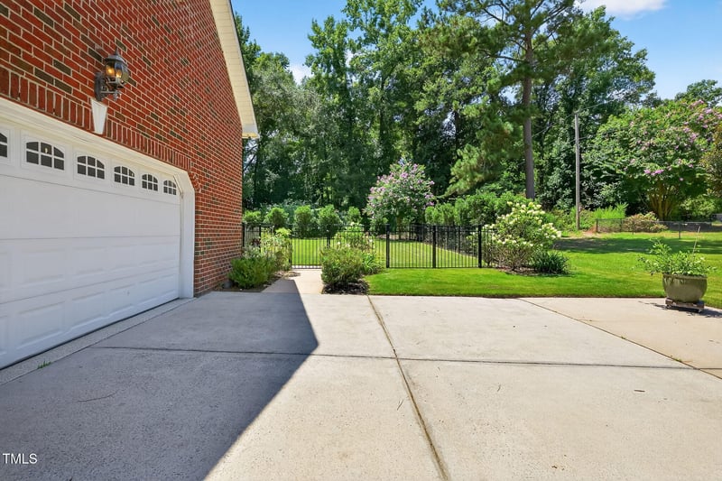 309 Skinner Rd, Four Oaks, NC 27524