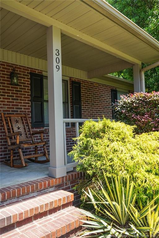 309 Sparrow Dr, Fayetteville, NC 28306
