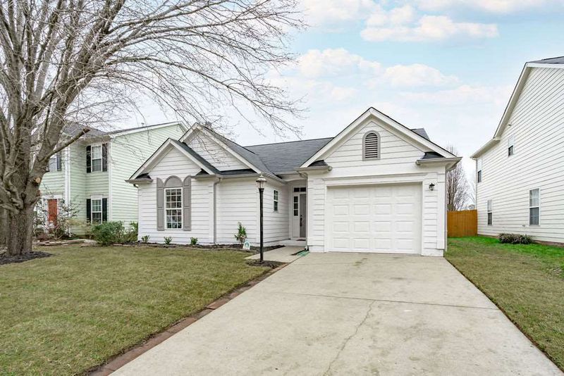 309 Stone Hedge Ct, Holly Springs, NC 27540