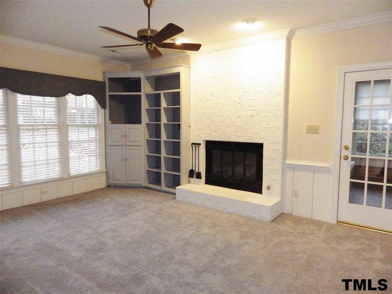 309 Tweed Cir, Cary, NC 27511