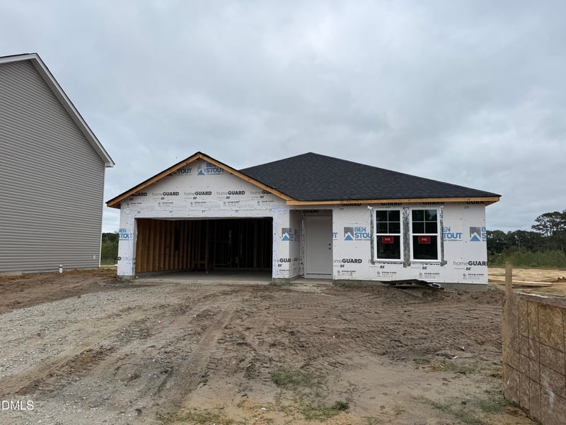 31 Emily Gardens Dr, Selma, NC 27576