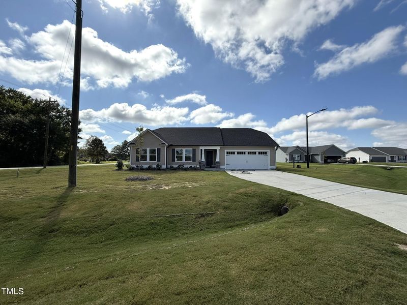 31 Grace Ridge Ct, Benson, NC 27504