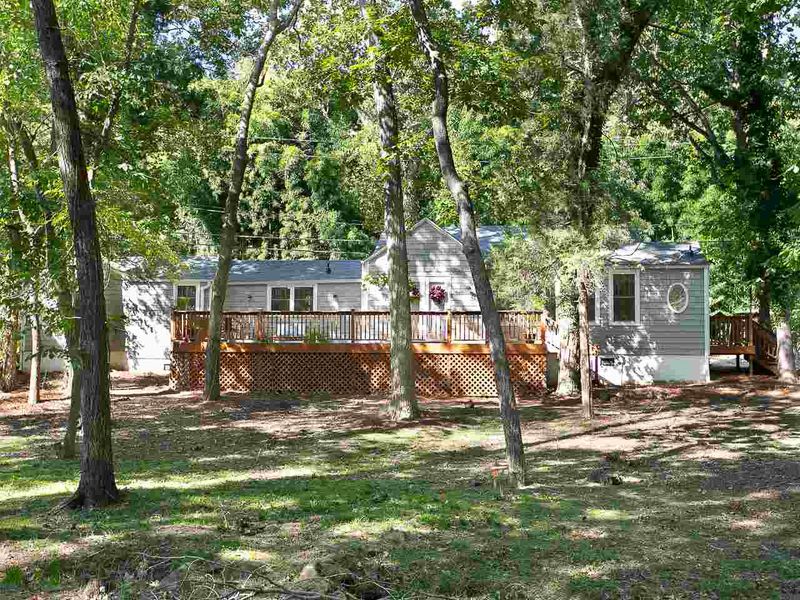 31 Oakwood Dr, Chapel Hill, NC 27517