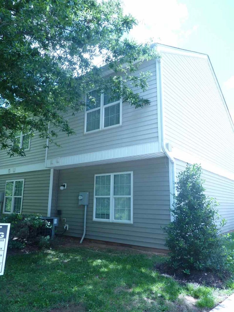 31 Red Ln, Raleigh, NC 27606