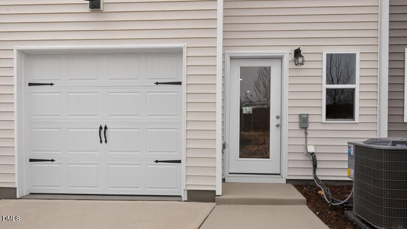 31 Rusling Leaf Dr, Fuquay Varina, NC 27526