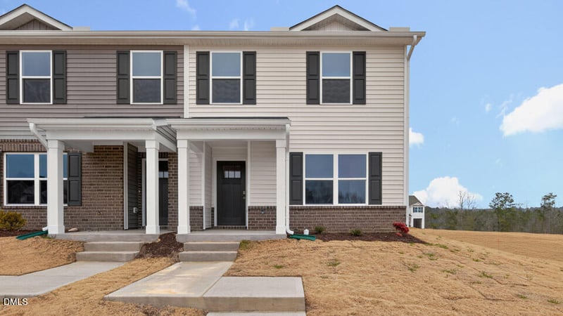 31 Rusling Leaf Dr, Fuquay Varina, NC 27526