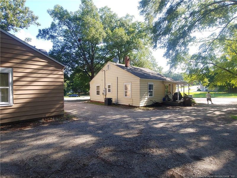 310-312 Charlotte Ave, Sanford, NC 27330