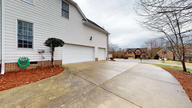 310 Barrington Overlook Dr, Durham, NC 27703