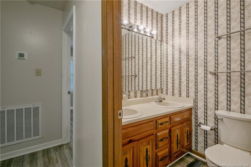 310 NE Broomfield Ct, Fayetteville, NC 28311
