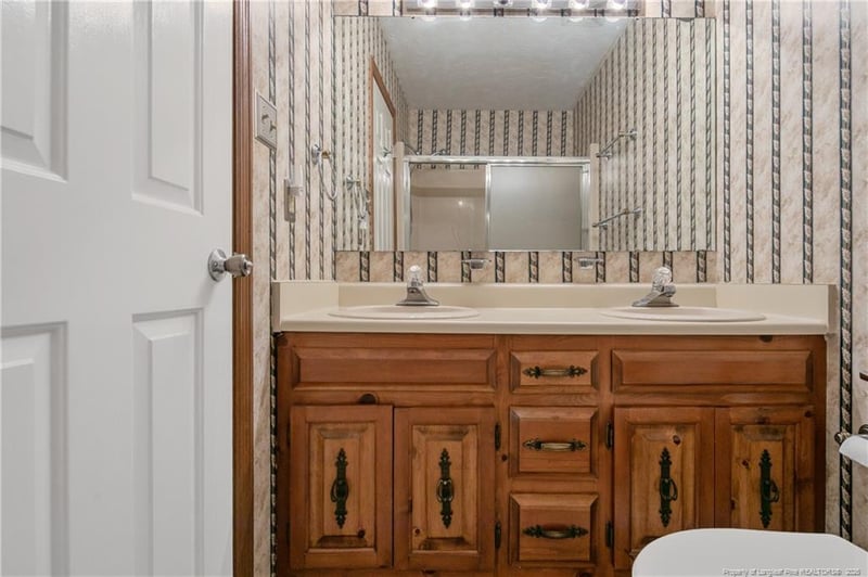 310 NE Broomfield Ct, Fayetteville, NC 28311