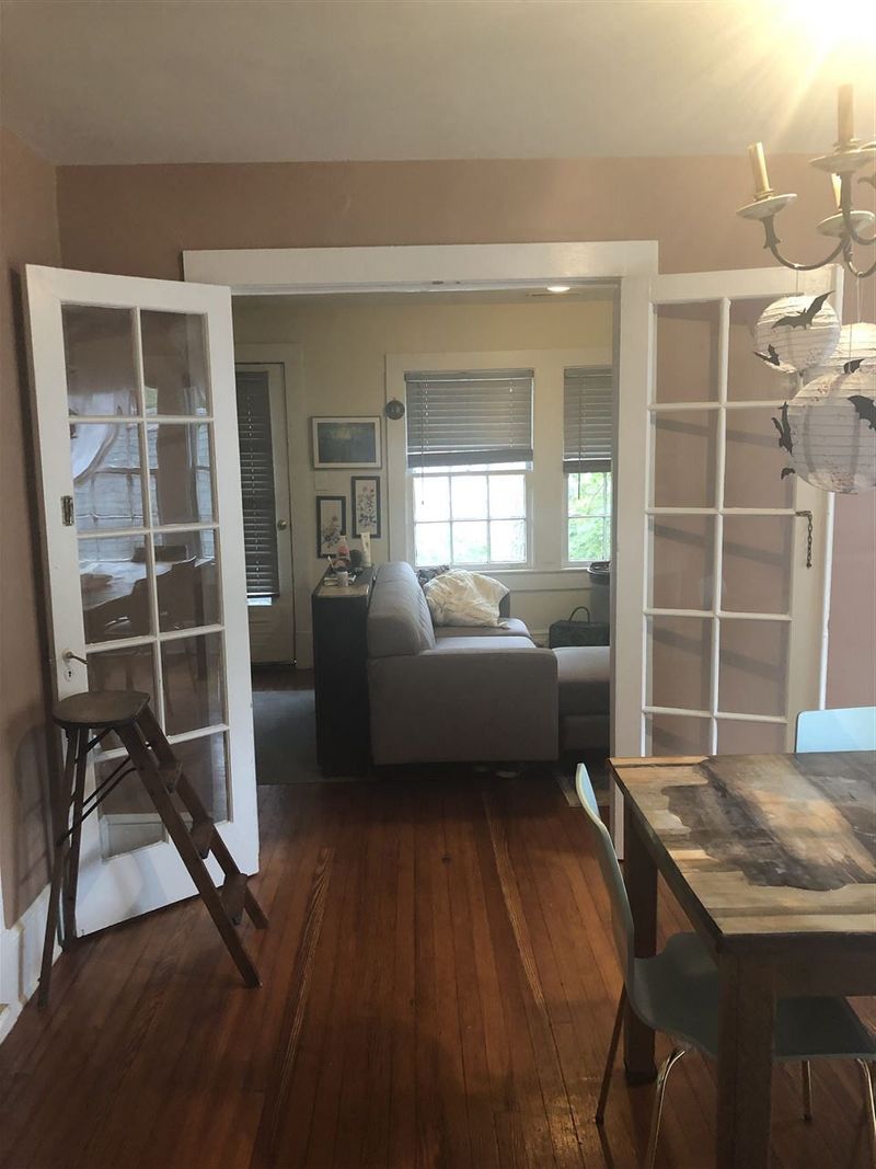 310 Chamberlain St, Raleigh, NC 27607
