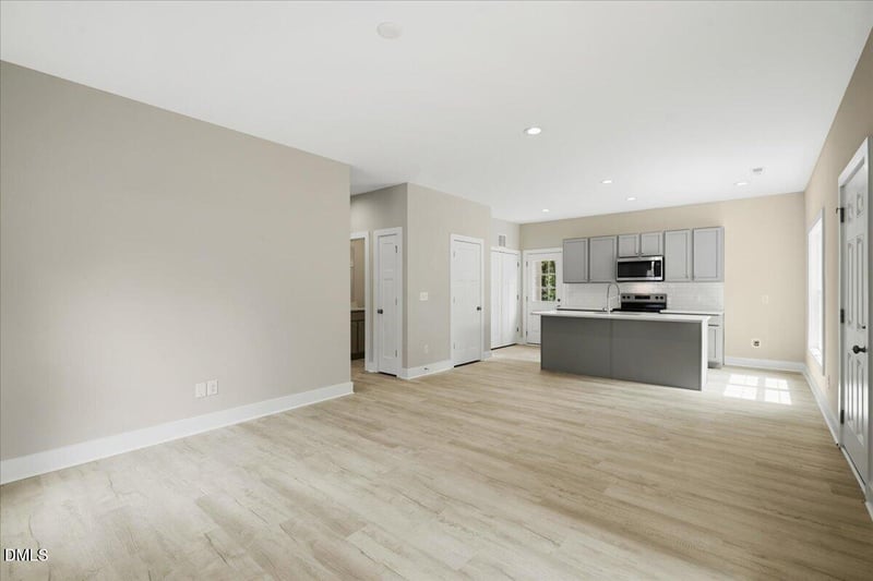 310 Chartres St, Fuquay Varina, NC 27526