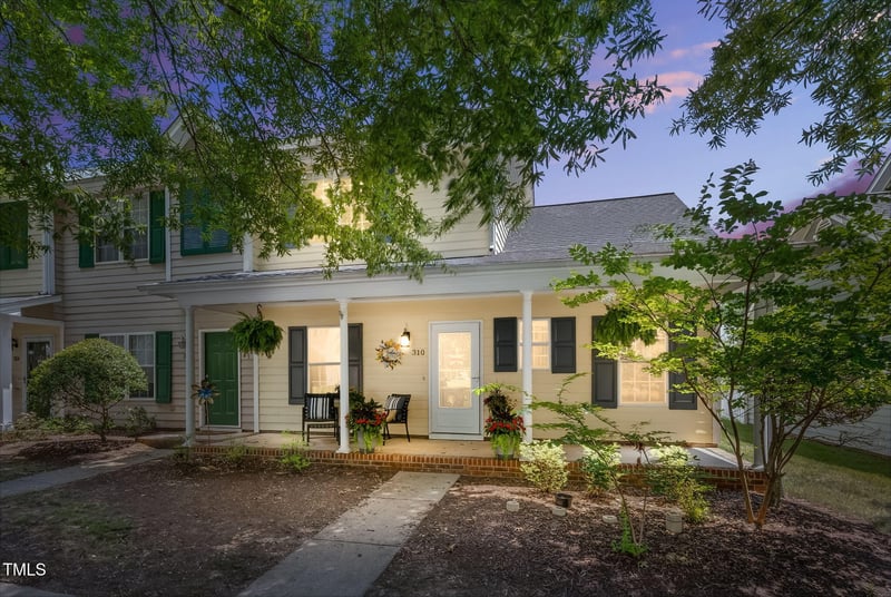 310 Commons Dr, Holly Springs, NC 27540