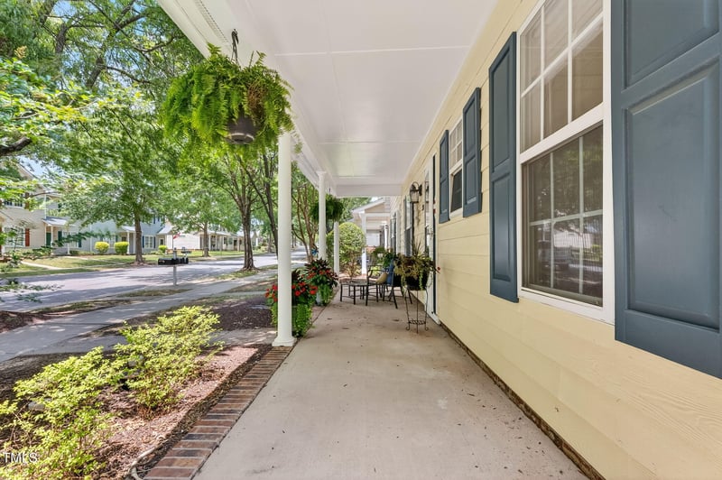 310 Commons Dr, Holly Springs, NC 27540