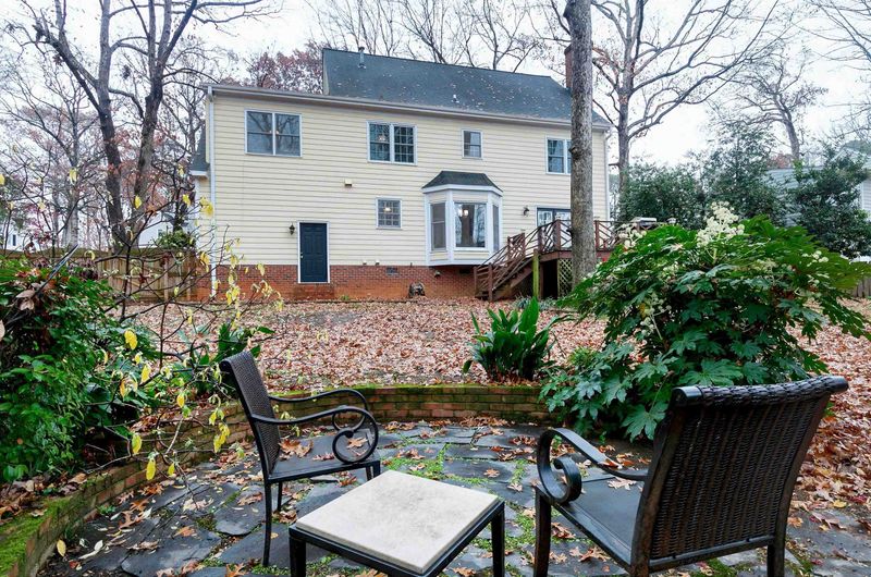 310 Coorsdale Dr, Cary, NC 27511