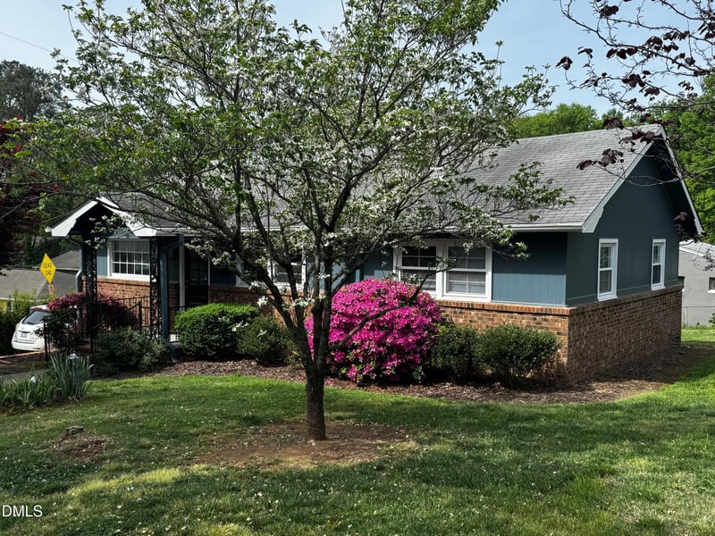 310 Crest Dr, Chapel Hill, NC 27516