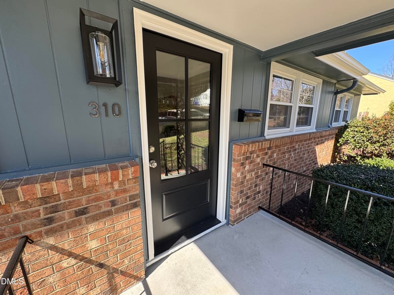 310 Crest Dr, Chapel Hill, NC 27516