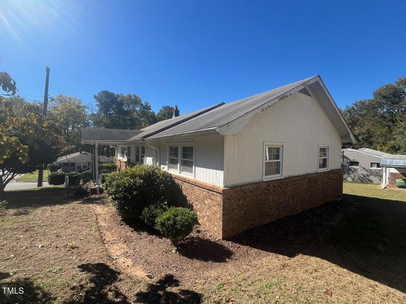 310 Crest Dr, Chapel Hill, NC 27516