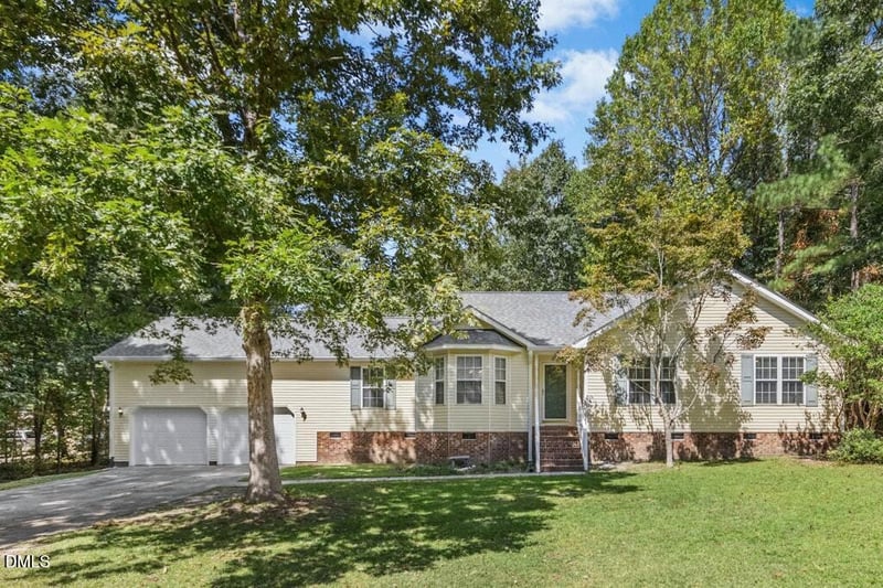 310 Davis Farm Dr, Selma, NC 27576
