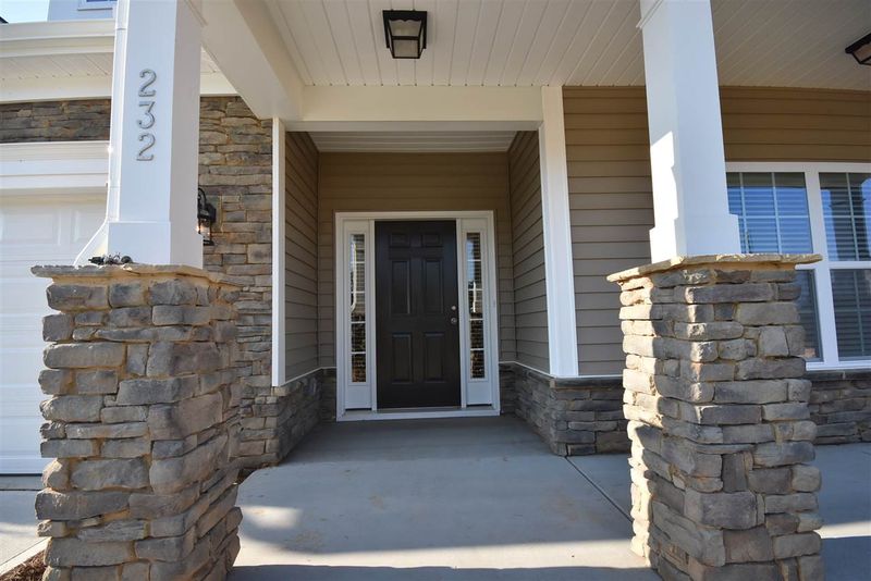 310 W Falcon Ct, Clayton, NC 27520