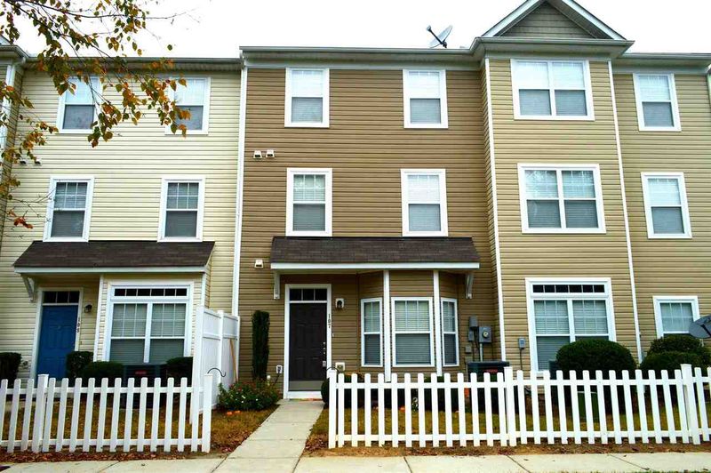 310 Gilman Ln #107, Raleigh, NC 27610