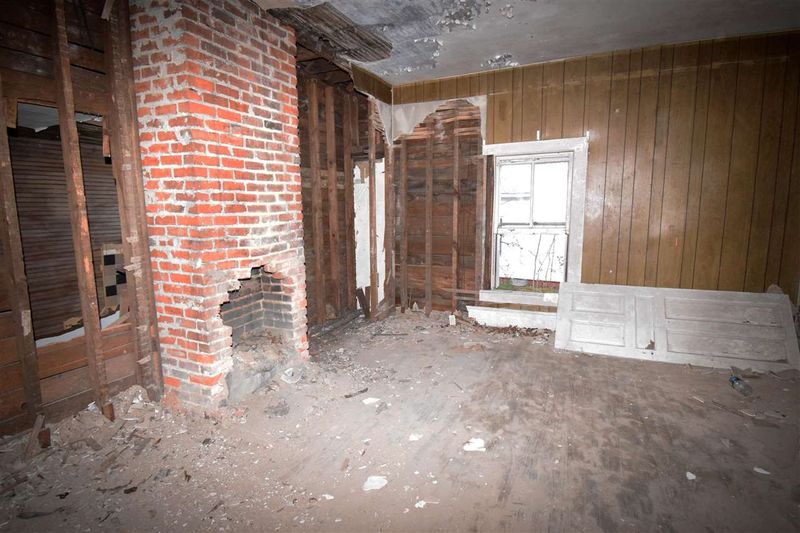 310 Hall Ave, Burlington, NC 27217