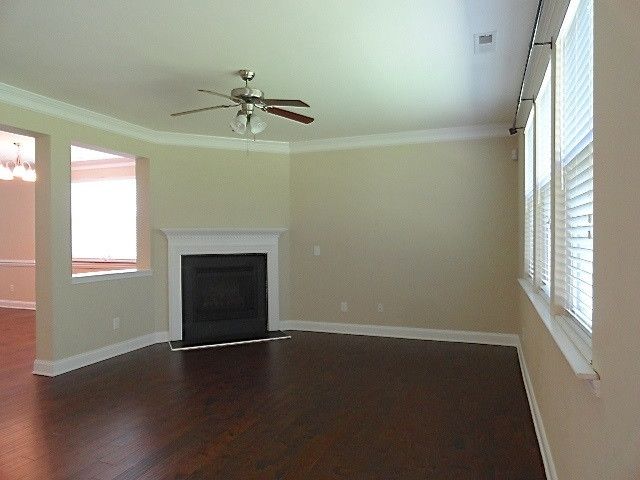 310 Hillview Dr, Durham, NC 27703